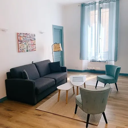 Au Coeur Du Vieil Apartamento Antibes